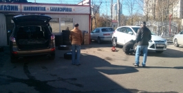 Автолюбители Хабаровска не спешат менять летнюю резину на зимнюю Евгений Попов